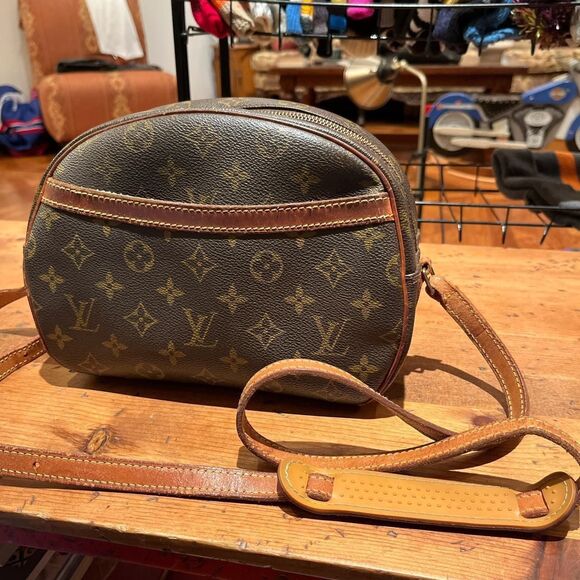 Louis Vuitton Handbags - Beautiful Louis-vuitton Blois Brown Cognac Monogram Canvas Leather Bag